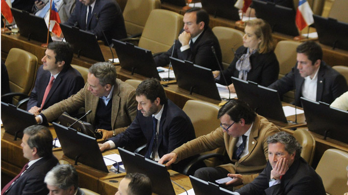 Bancada UDI pide sesión «urgente» para votar proyecto que revoca por ley pensiones de gracia
